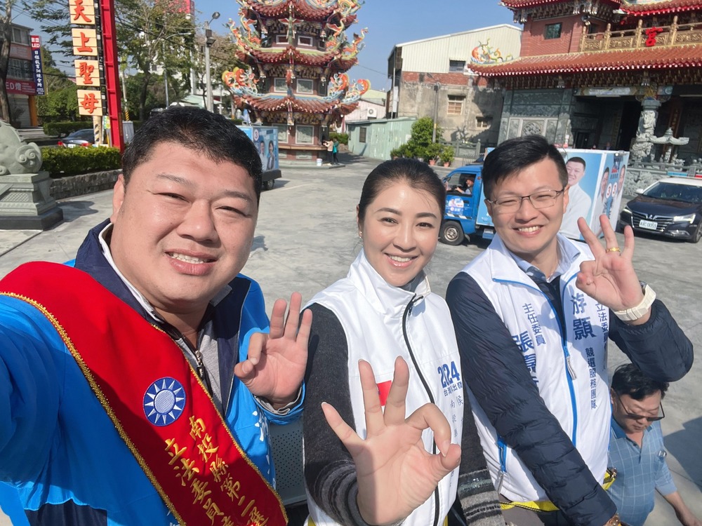 許淑華陪游顥掃街 攤商大方請客好熱情