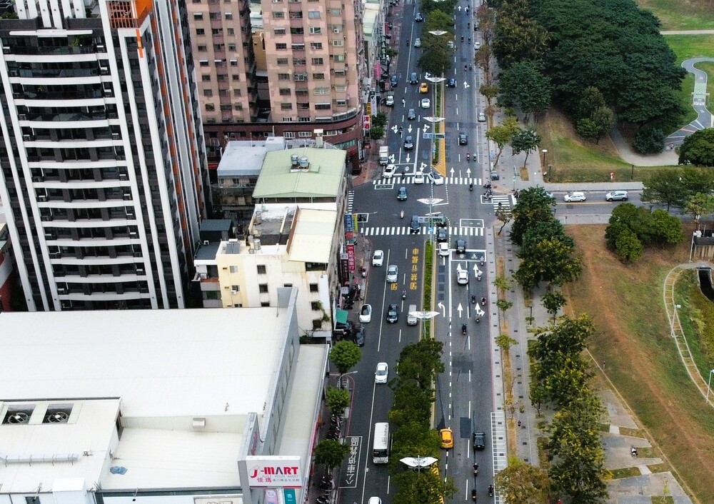 2-三民區澄清路、覺民路口利用分隔島缺口設置左轉等候空間