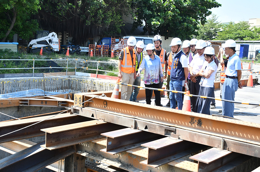 2王惠美視察洛津國小地下停車場兼蓄洪池工程進度