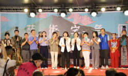 藝術宅急便前進北港 唐美雲歌仔戲團演出吸引逾2000人共賞3