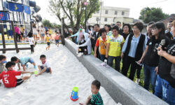 2彰化埔鹽新打卡景點埔南公園 戴上巨大順澤宮冠軍帽結合溜滑梯