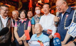 新港奉天宮辦中秋契子女祈福典禮，107歲契子林福來先生共慶佳節