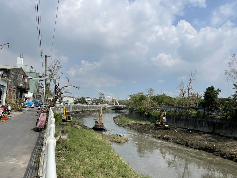 水利局加強鳳山溪及後勁溪清淤確保流域排水安全