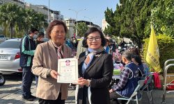 0112南投縣救國團攜手安心文教慈善會寒冬送暖 關懷弱勢1