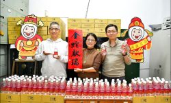 0203草屯農會1688瓶「發財水」 開工日送客戶