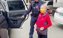 八旬老婦散步迷途 三多警迅速助返家
