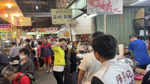 陳亭妃啟動「菜市場女力行動」