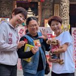 陳亭妃迎接北港媽 妃妃祈福打詐御守限量發送