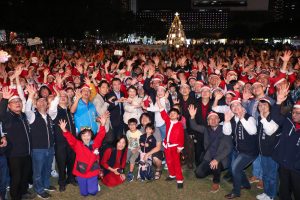 全台最多聖誕老人 台中報佳音