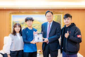 許明睿達福林匹克運動會射擊奪銀 張善政表揚