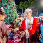 珍愛八德聖誕同樂會 張善政化身聖誕老公公同歡
