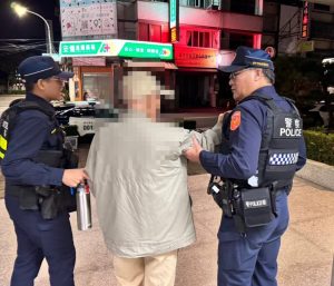 大雅暖警紙筆溝通 助百旬失聰翁返家
