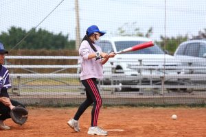 歲末棒球體驗日 家扶孩子勇敢揮棒