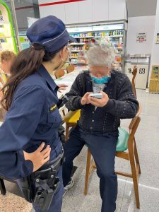 假幽靈包裹真詐財 詐團利用男子善心騙取金錢