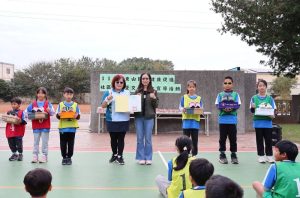 中市東山國小舉行受贈新鞋暨東山步道首跑活動