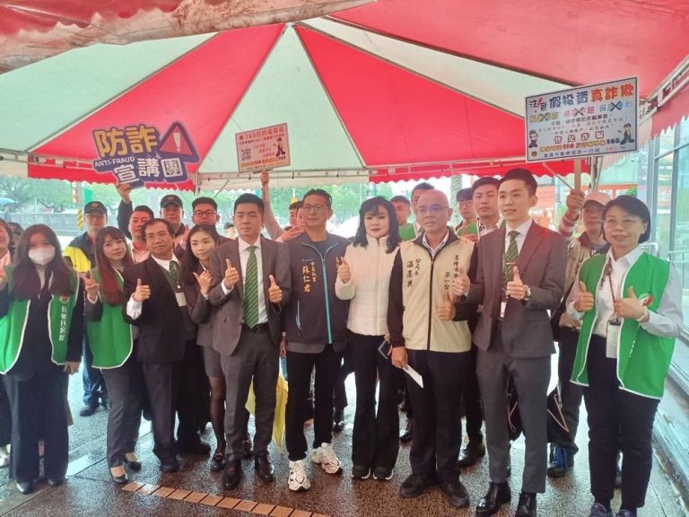 妮可總裁白右筠 免費發放高麗菜