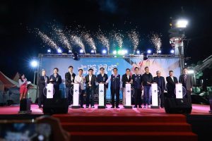 大鮪魷秋季海味晚宴 席開111桌 「大海開吃」最後一站來到前鎮漁港