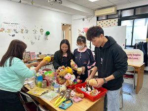 致用高中二手義賣市集 惜物續緣