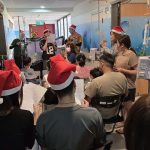 文藻外大將愛送進病房 雙語手偶劇為病童祝福