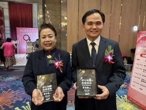 斗六慈濟簡瑞騰院長、志工陳春菊獲雲林醫療奉獻獎
