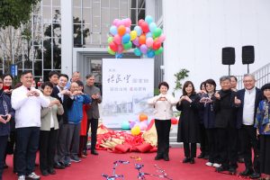 東勢許良宇圖書館開館 用愛照顧山城學子