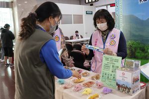 大甲李綜合醫院攜企業聖誕傳愛