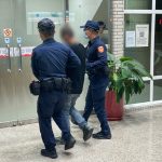 黑輪店掉槍造成恐慌 警逮人查出玩具槍