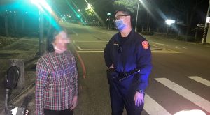 頭家警深夜啟動緊急協尋 助迷失婦返家