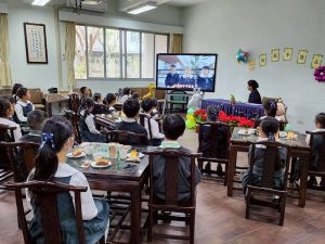 慈大附小校長小客人 為向上向善的孩子喝采