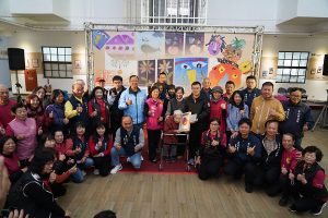 藝術關懷銀髮畫展溫馨展出