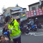 民眾車上癲癇發作 馬岡機警即刻救援