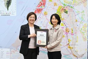 王惠美感謝為升電裝工業 贈智慧科技守護縣民