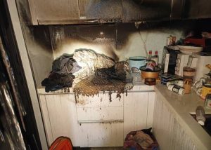 北屯區大樓暗夜火災 疑夫妻吵架、太太廚房燒棉被引起