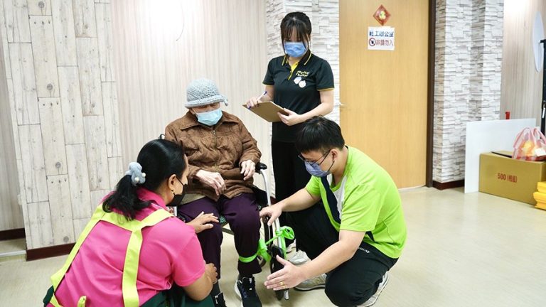 屏東打造復能長照新典範