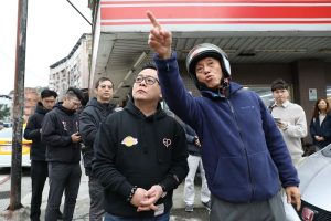 童子瑋到公車亭整建會勘 要求市府加強與里長溝通
