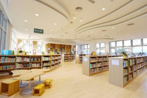 台中市溪東圖書館以低碳建築打造生活書房