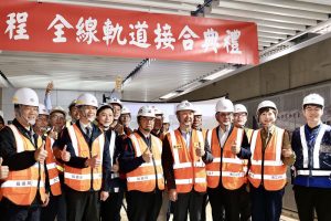 台南鐵路地下化全線軌道完成接合 今年底邁向第一階段通車目標