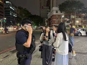 外國旅客事故現場徘徊無助 成功警暖心服務獲肯定