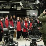 邱佩琳帶南榮國中學生參訪電視台 支持推動實驗教育