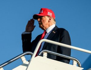 川普四月將訪中 表示與習近平關係良好　