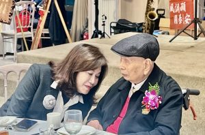 【幽湖閒話】祝童永百歲餐會∕李伯元