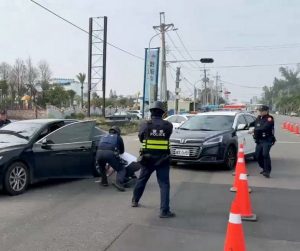 強化金融機構防搶機制 北港警分局辦理攔截圍捕演練