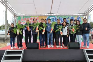 後龍拔蘿蔔體驗夯 下田感受農村魅力