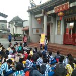 從校園到信仰中心 東寧國小五年級師生騎訪忠義亭