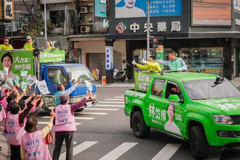 民進黨高雄市長初選民調登場 參選人籲市民顧電話