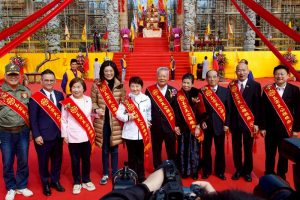 清水區玉京天公祖總廟龍鳳呈瑞龍柱完成大典 盧秀燕致意