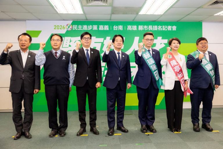 為陳亭妃賴瑞隆繫競選背帶　賴清德：不團結一定會輸