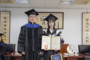 嘉藥職安系史素娟提前畢業接軌職場