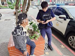 男血糖過低路倒 福德警送飲食暖人心