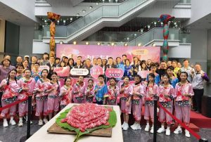 百年客庄迎馬戲 台中東勢新丁粄節躍上國際舞台